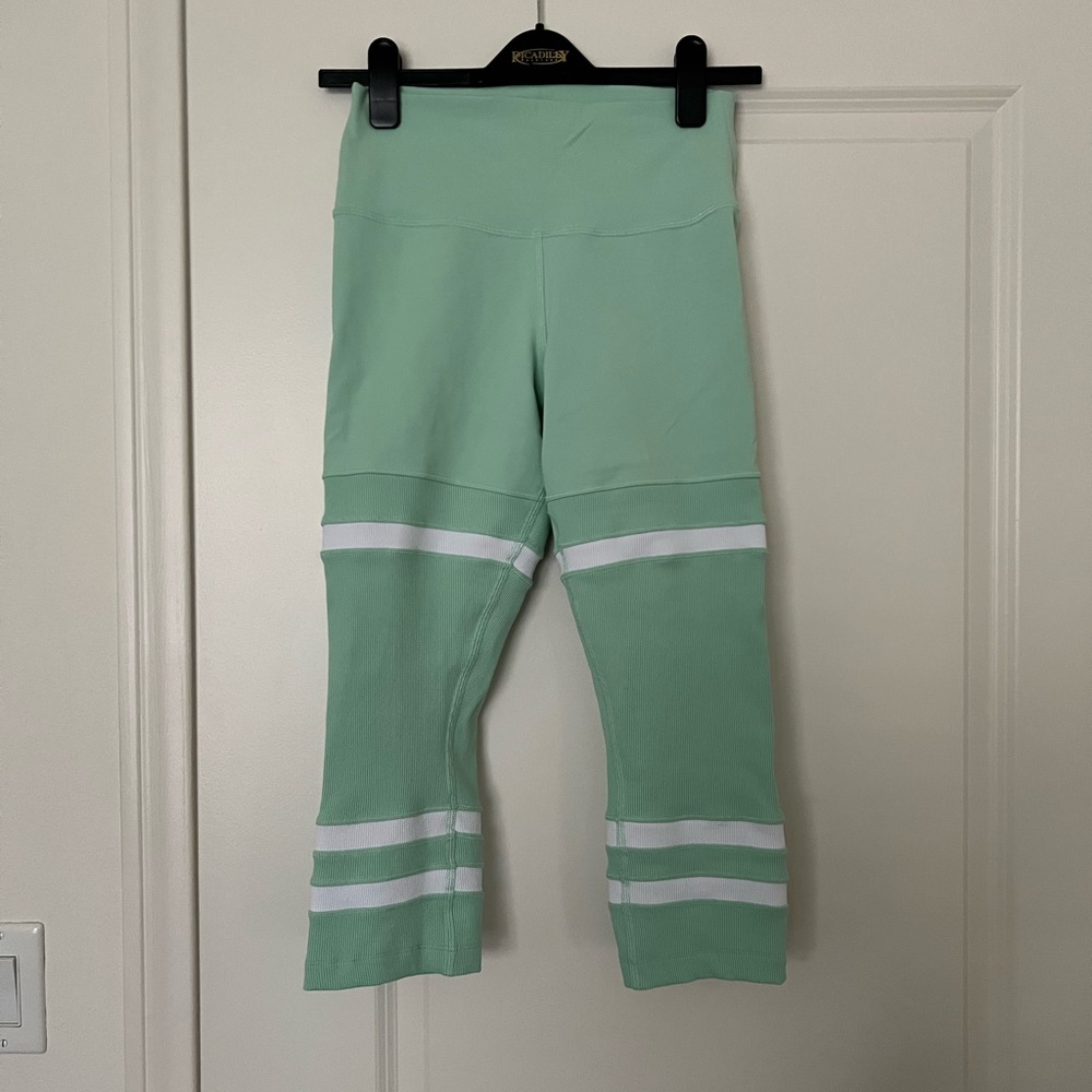 Alo leggings in mint green & white